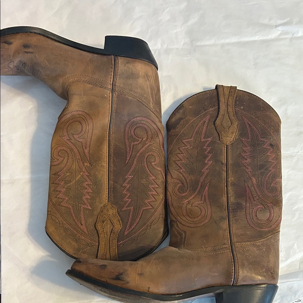 Leather Elegant Brown Western Heeled Boots - Picture 3 of 5
